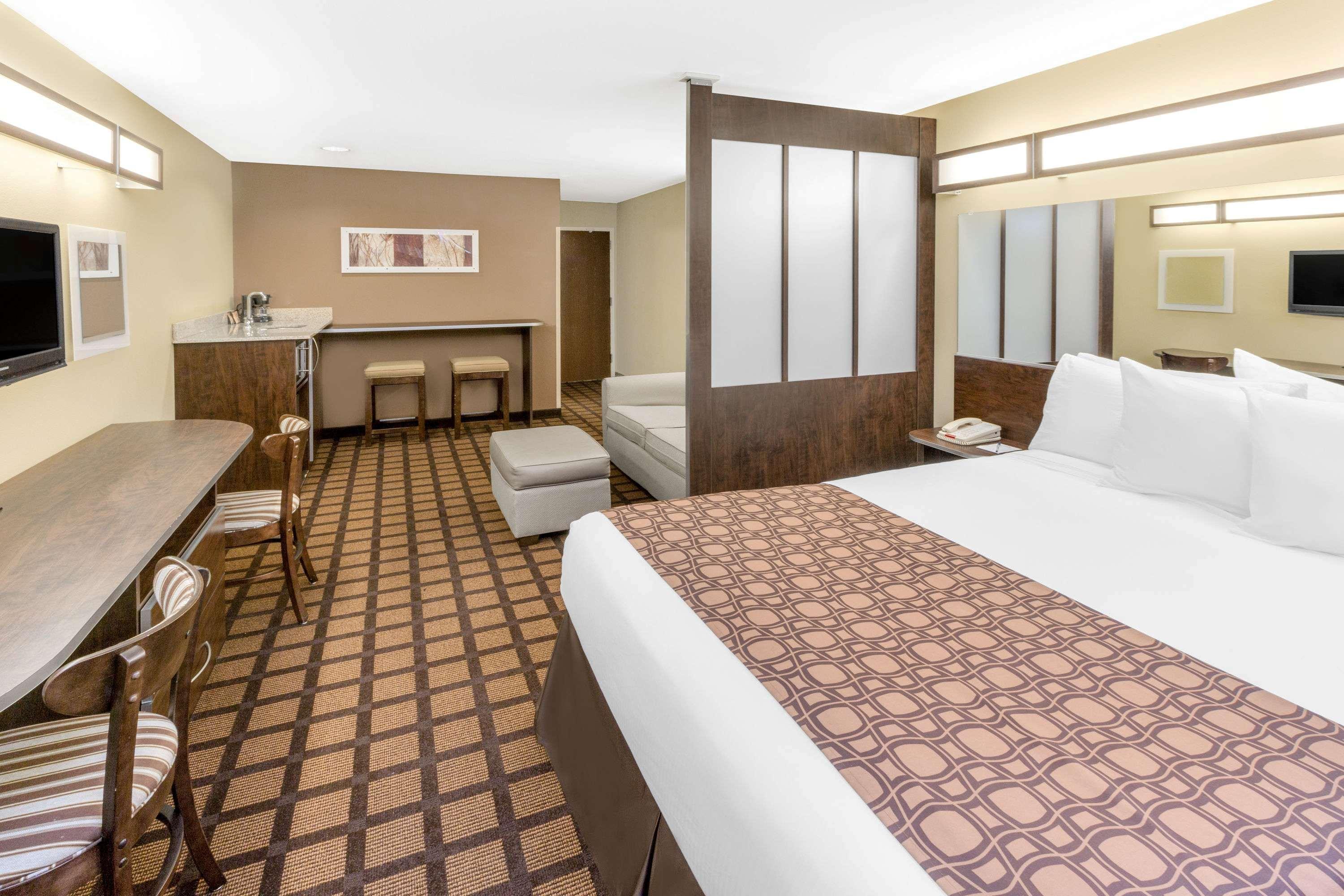 Microtel Inn & Suites By Wyndham Озарк Экстерьер фото